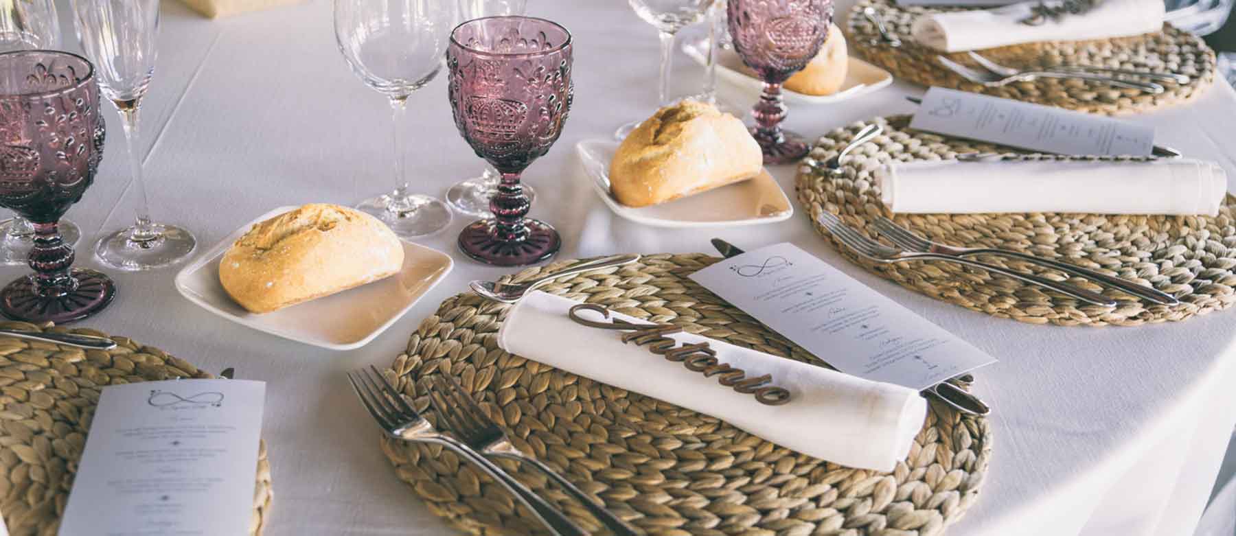 viñedos con invitados y novios pasenado